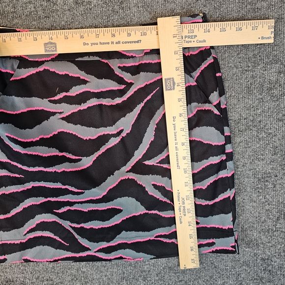 80's Vibe Alert! Loudmouth Pink & Grey Zebra Skort - 🦓💖 - Picture 7 of 7